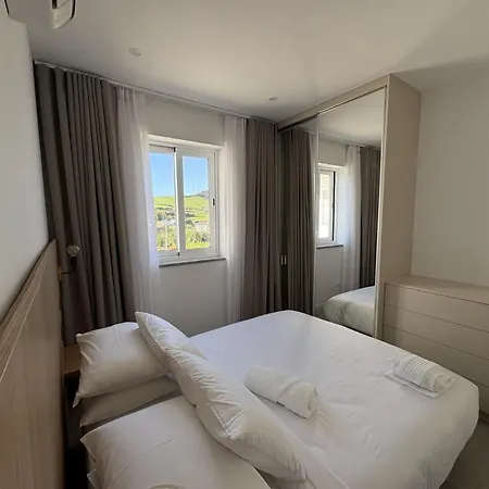 Sleep Haibeat - Sea View - Santa Cruz Flores, Azores *
